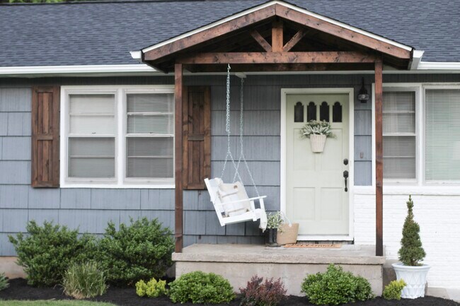 Foto del edificio - 5704 Oak Rd
