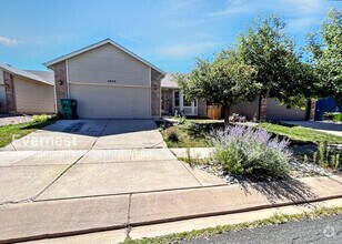 Building Photo - 4939 Chariot Dr
