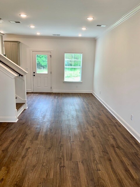 Foto del edificio - 504 Meadow Ln