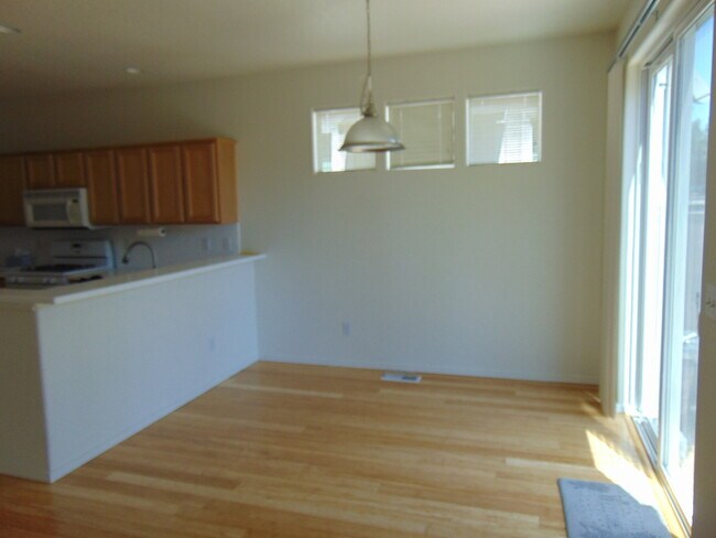 Foto del edificio - 3 Bedroom A/C Pet Friendly - Hillsboro