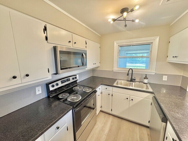 Foto del edificio - 224 28th Ave Pl NE