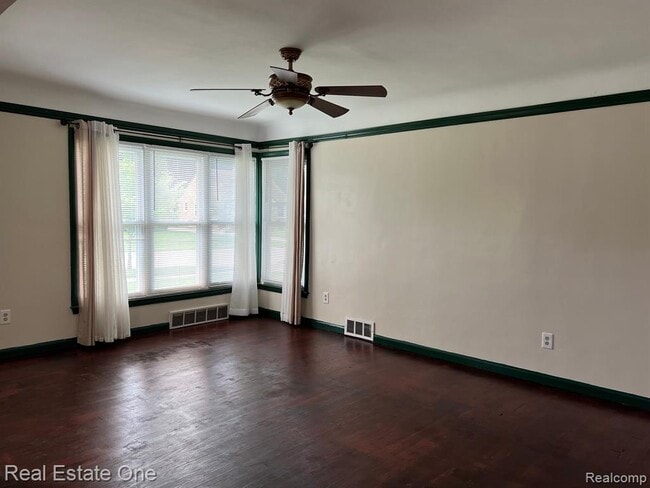 Foto del edificio - 13630 Balfour Ave