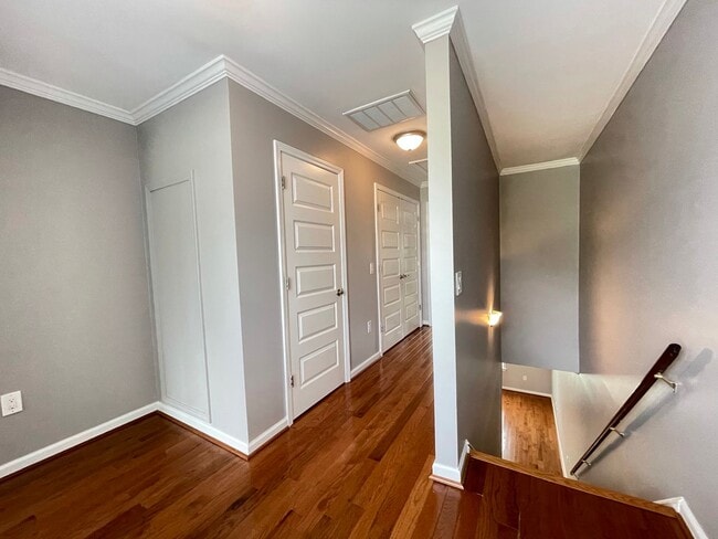 Building Photo - 114 N Maple St