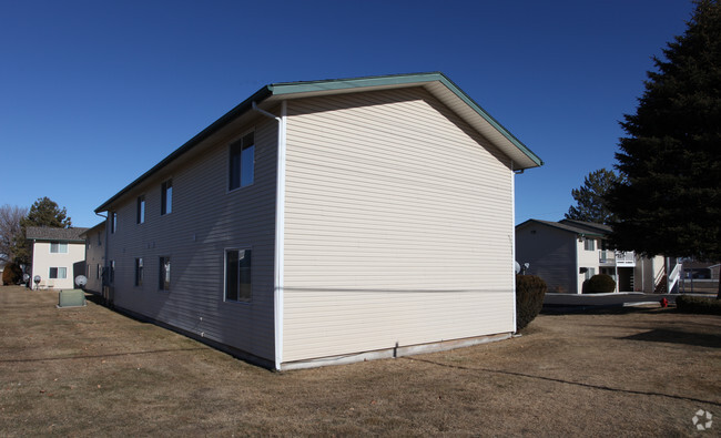 Building Photo - Sawtooth Village Apartments