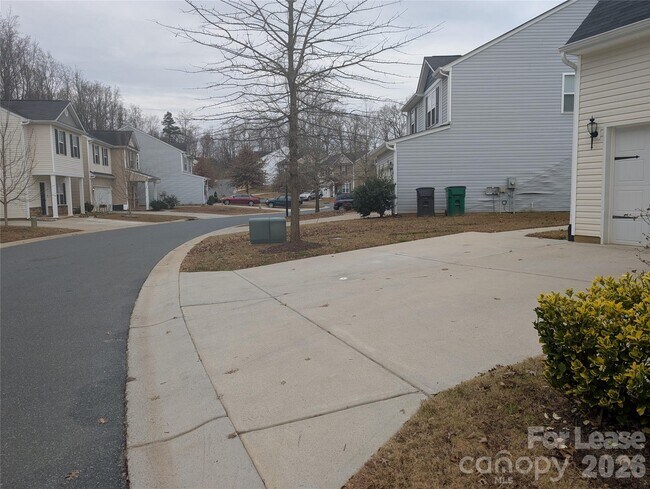 Foto del edificio - 8419 Candlenut Ln