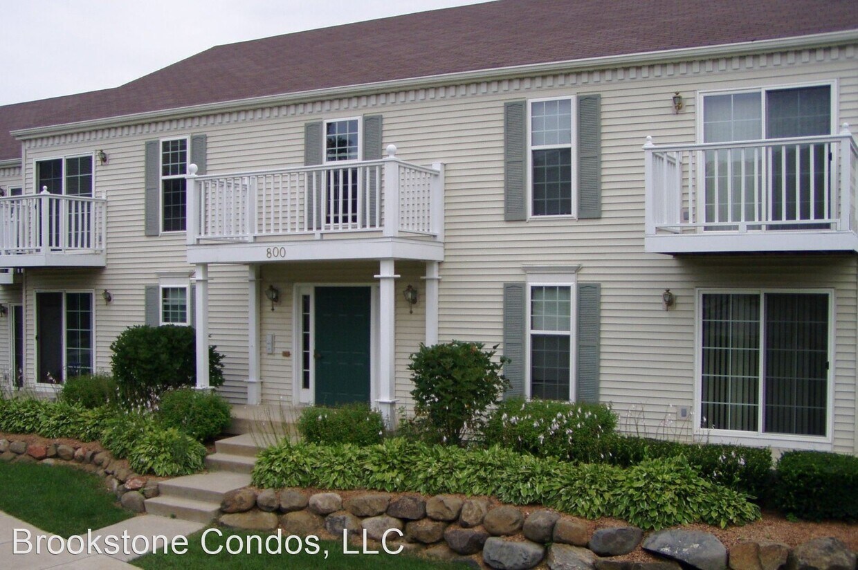 Foto principal - 812 S Blue Mounds St