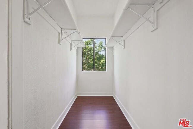 Foto del edificio - 1464 3/8-1464 W 35th Pl