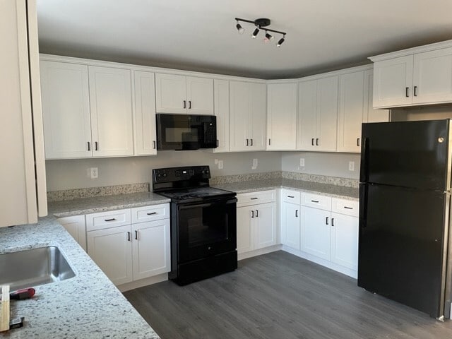 Building Photo - 32 Main St