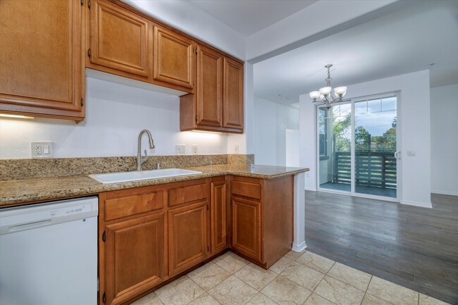 Building Photo - 2 Bed | 2 Bath | 1,293 Sq Ft