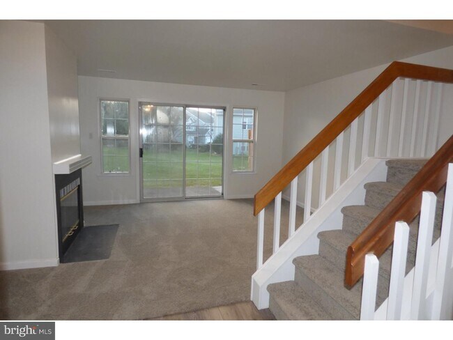 Building Photo - 1300 Kenwood Dr