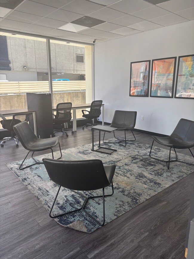 Foto del edificio - 311 W Franklin St
