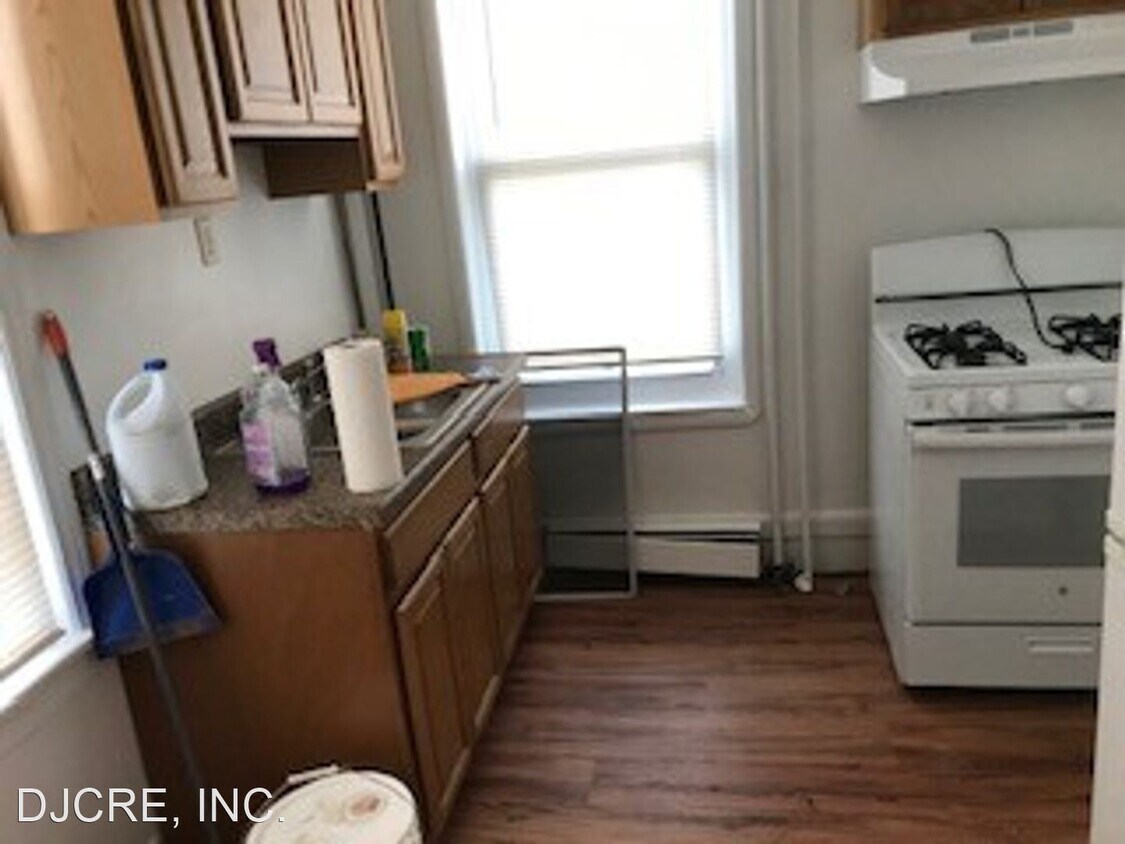 Primary Photo - 214 N 54th St