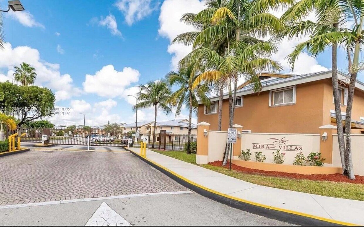 Foto principal - 8251 NW 5th Ln