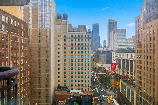 Foto del edificio - 68 W 37th St