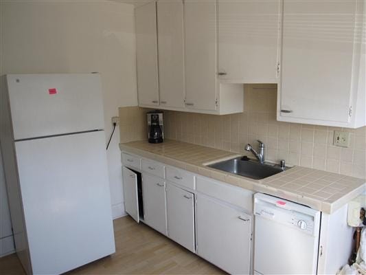 Kitchen - 2440-2446 Roosevelt Ave