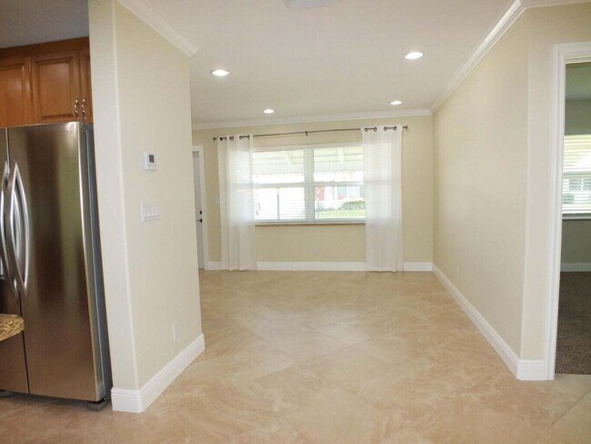 Foto del edificio - 121 SW 8th Ct