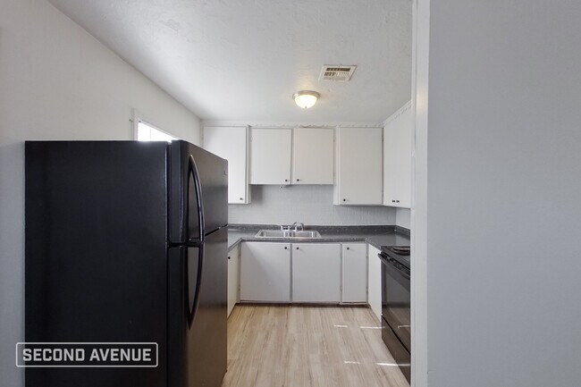 Foto del edificio - 2100 NE 26th St