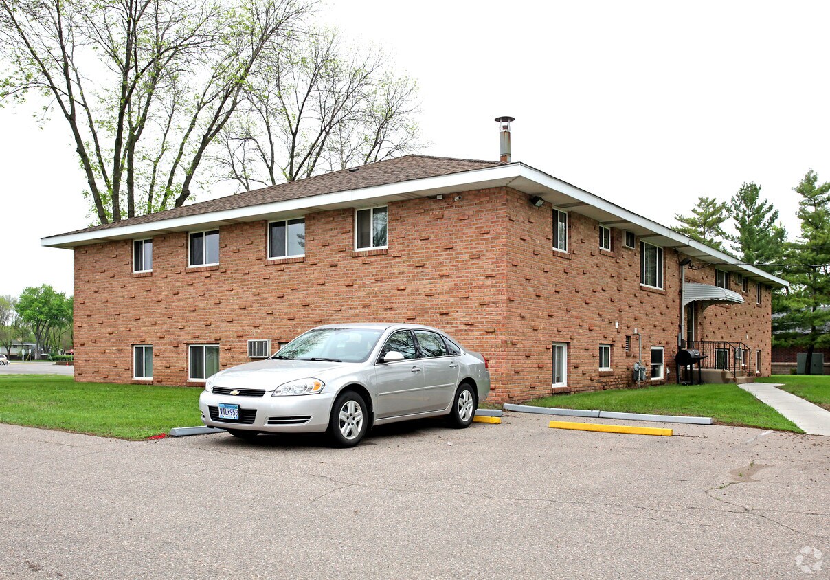 Building Photo - 1037 Spencer St S