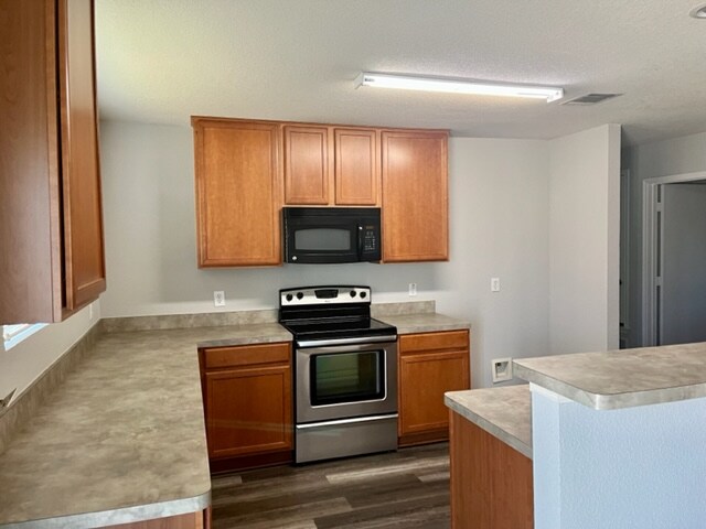 Building Photo - 102 Branding Iron Dr