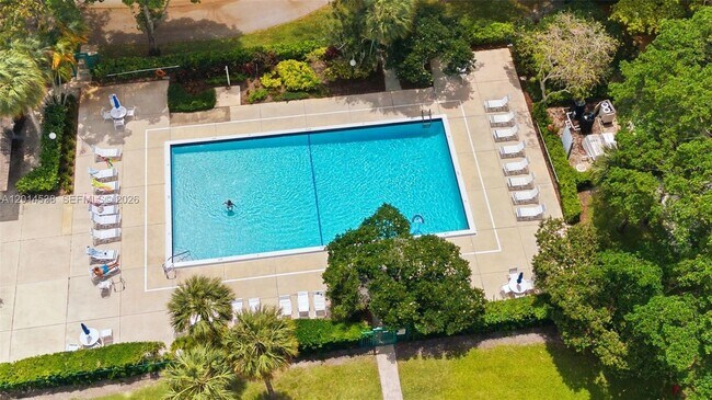 Foto del edificio - 821 Cypress Blvd