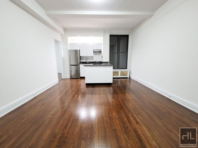 Building Photo - STUNNING East 46th Street 1 Bedroom