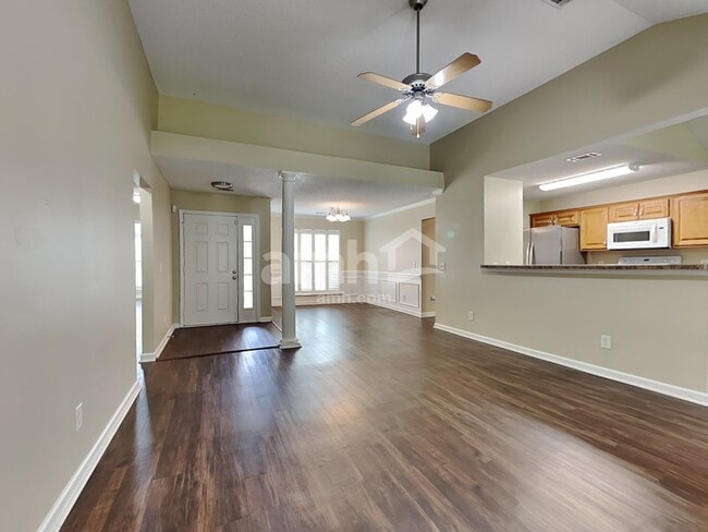 Building Photo - 260 Pampas Dr