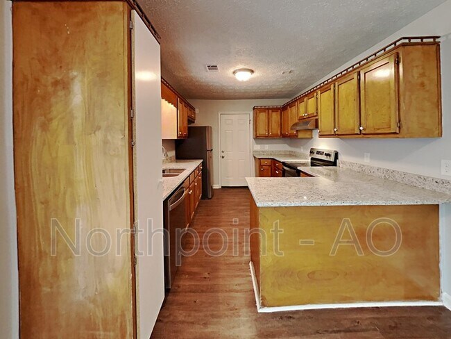 Building Photo - 135 Falcon Ridge Dr
