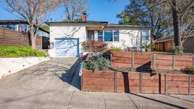 Building Photo - 2434 Humboldt St