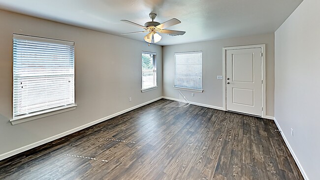 Foto del edificio - 2 Bedroom, 2 Bathroom, 1 Car Garage Duplex...