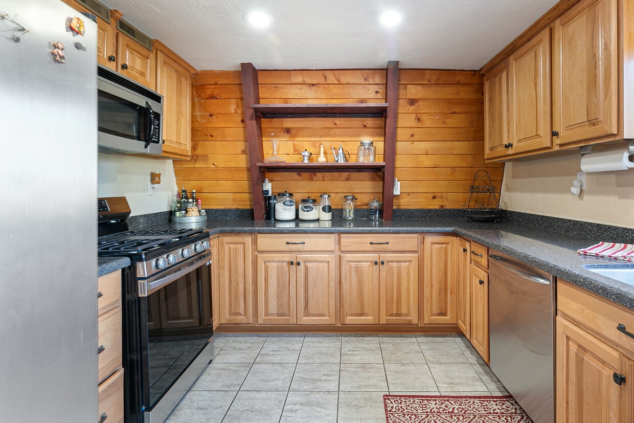 Primary Photo - 26555 Brentwood Dr
