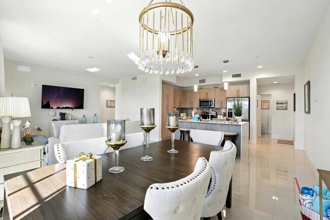 Foto del edificio - 15773 Beachcomber Ave