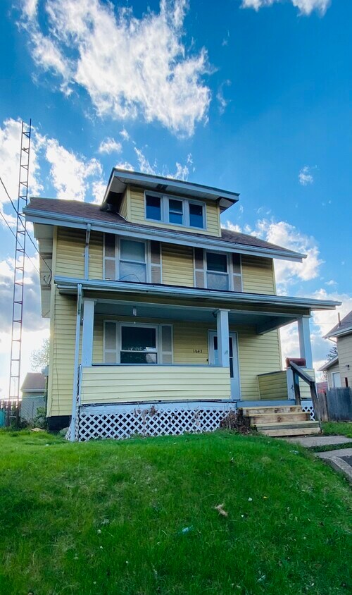 Primary Photo - 1643 Edwards Ave NE