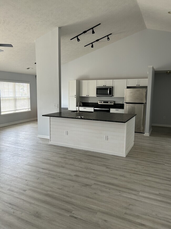 Foto del edificio - 4328 Heartwood Ln