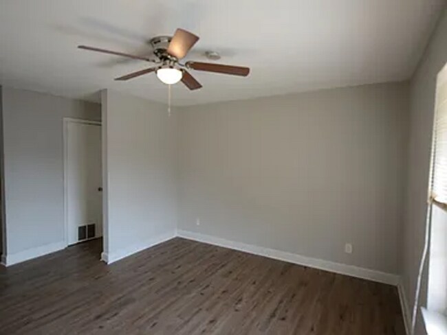 Building Photo - 2032 Stouts Rd