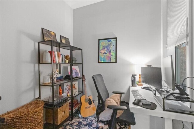 Foto del edificio - 2 bedroom in Chicago IL 60622