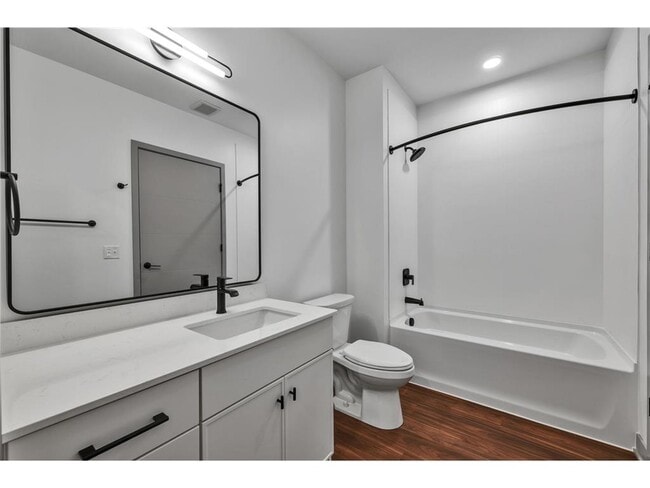 Foto del edificio - 640 Wisconsin Ave N