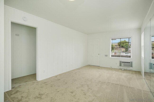 Building Photo - 4354 Mississippi St