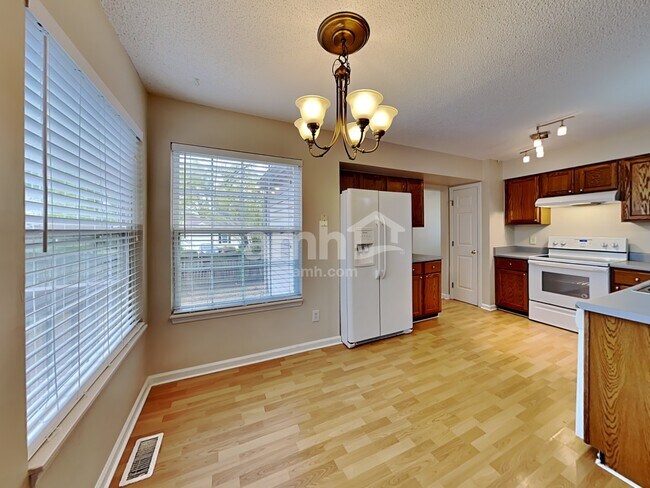 Building Photo - 6800 Fereday Ct