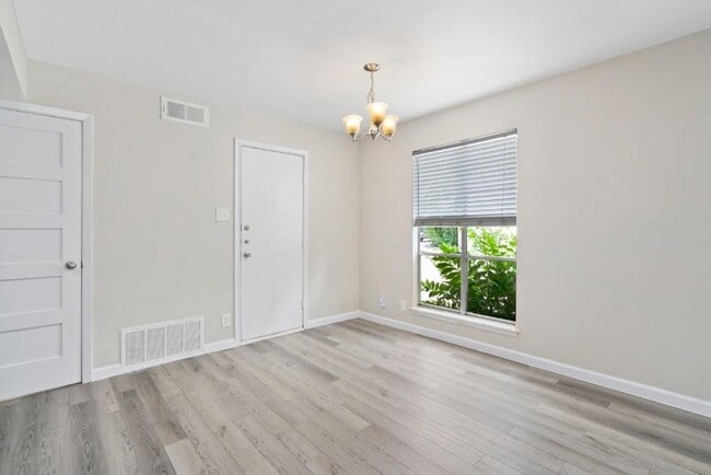 Building Photo - 1813 Woodland Ave