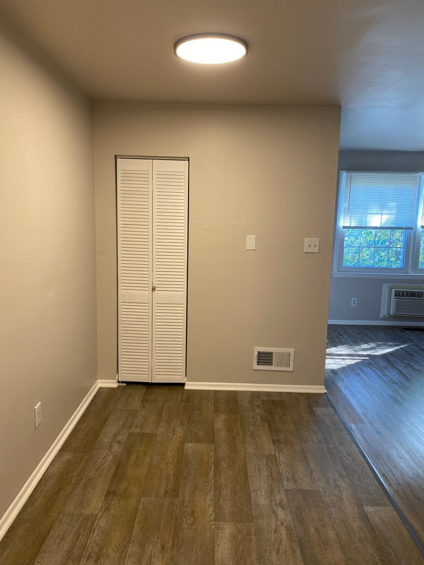 Building Photo - 1615 Bonwood Rd