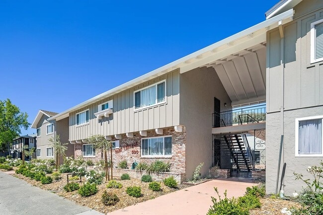 Building Photo - 220 Ventura Ave