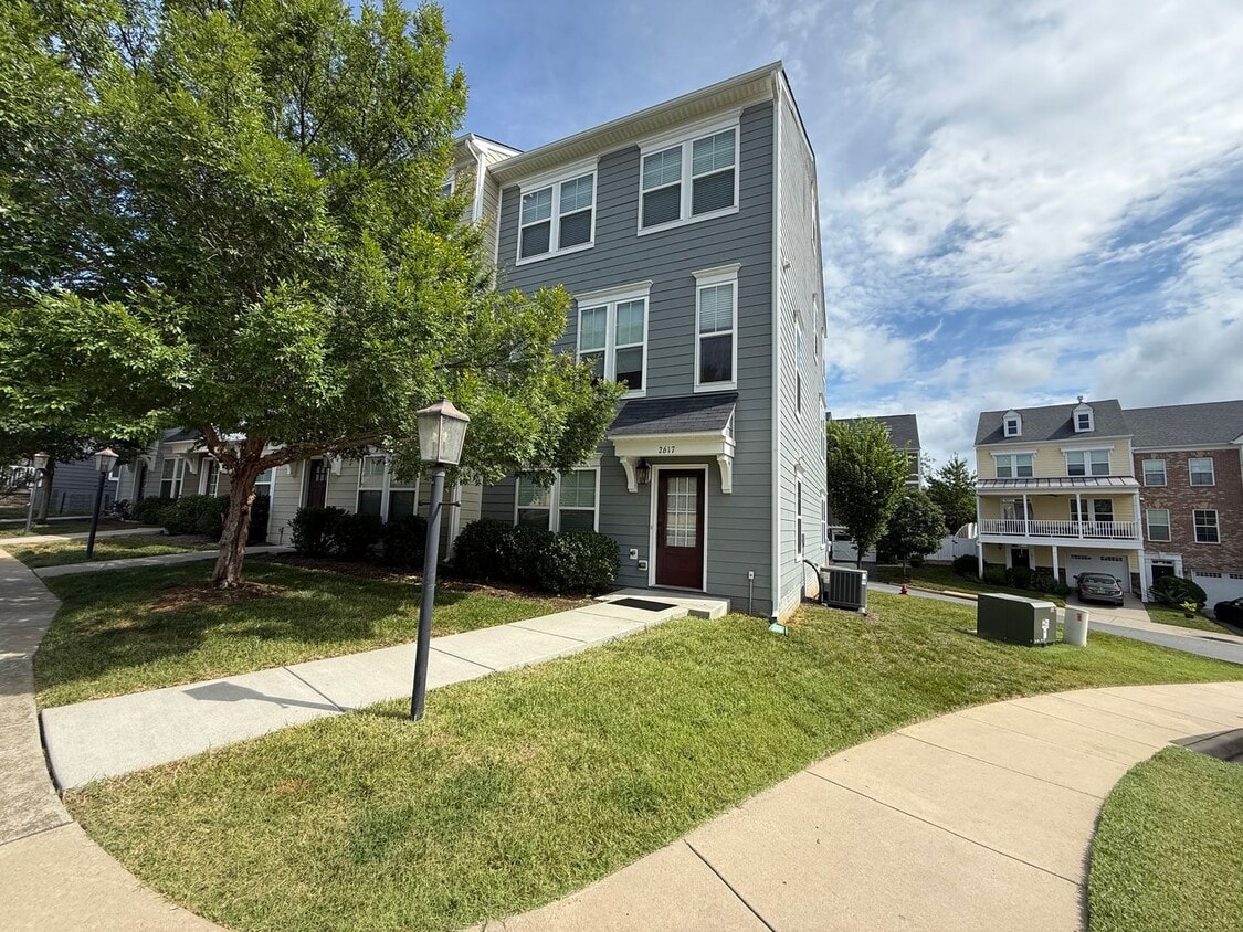 Photo - 2617 Avinity Place - Mountain Views with a Rooftop Deck!