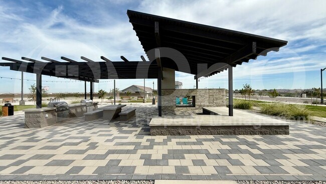 Building Photo - 38184 W Santa Monica Ave