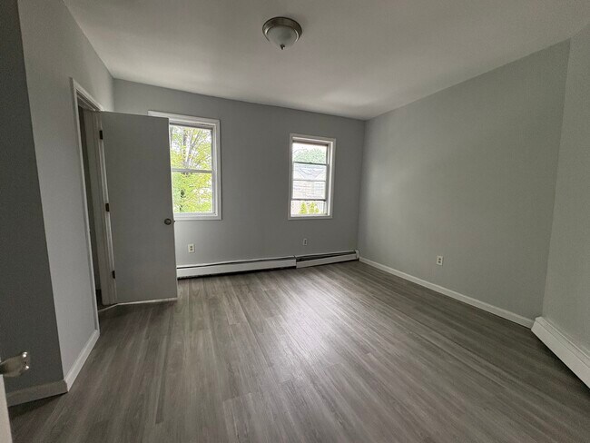 586 Christopher St 4 - 590 Christopher St