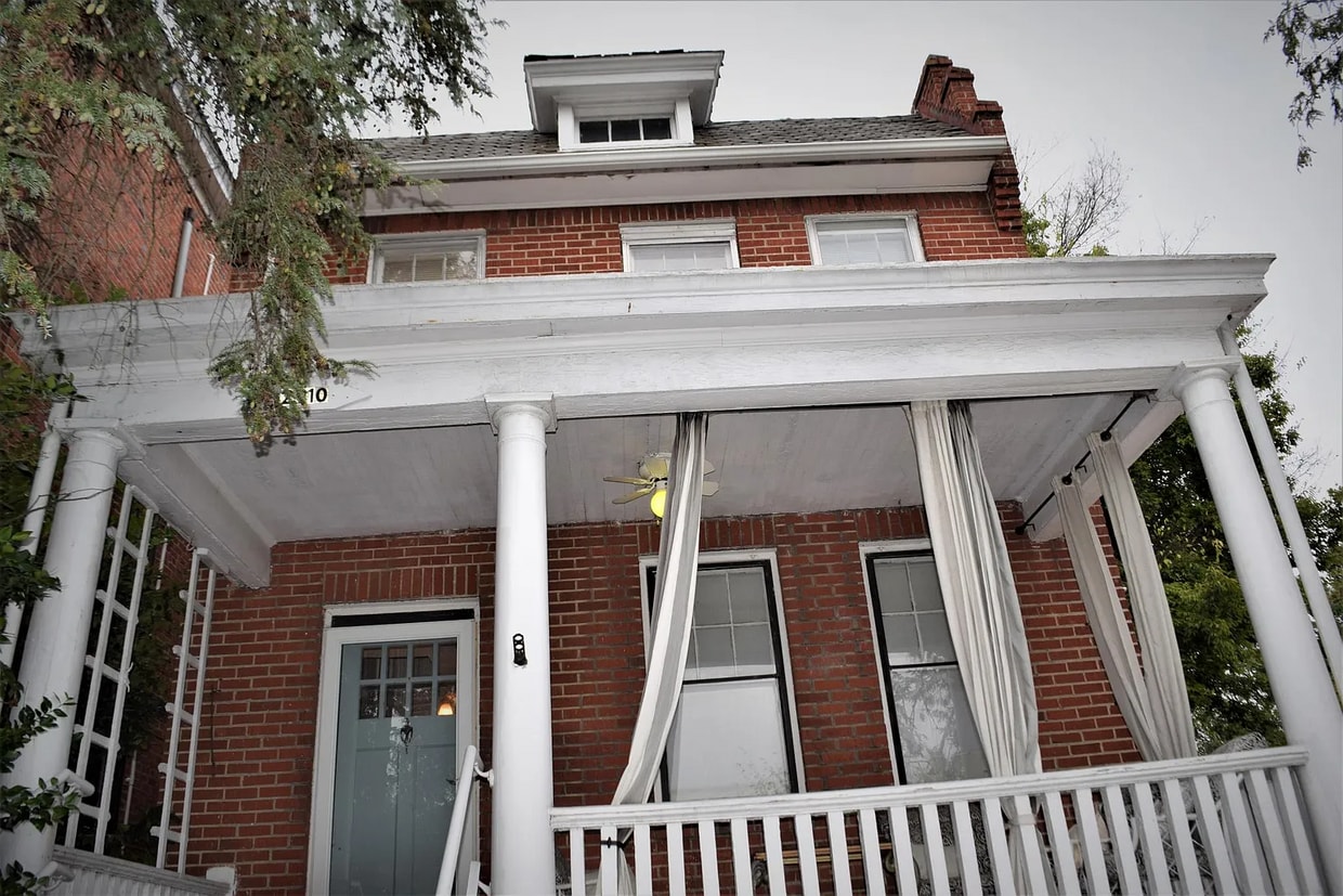 Primary Photo - 2910 Idlewood Ave