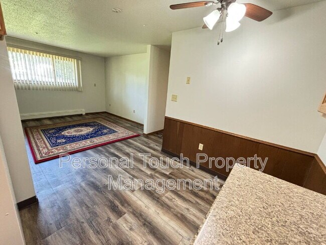 Foto del edificio - 320 6th St S