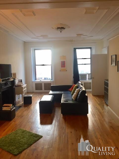 Primary Photo - 935 8th Ave