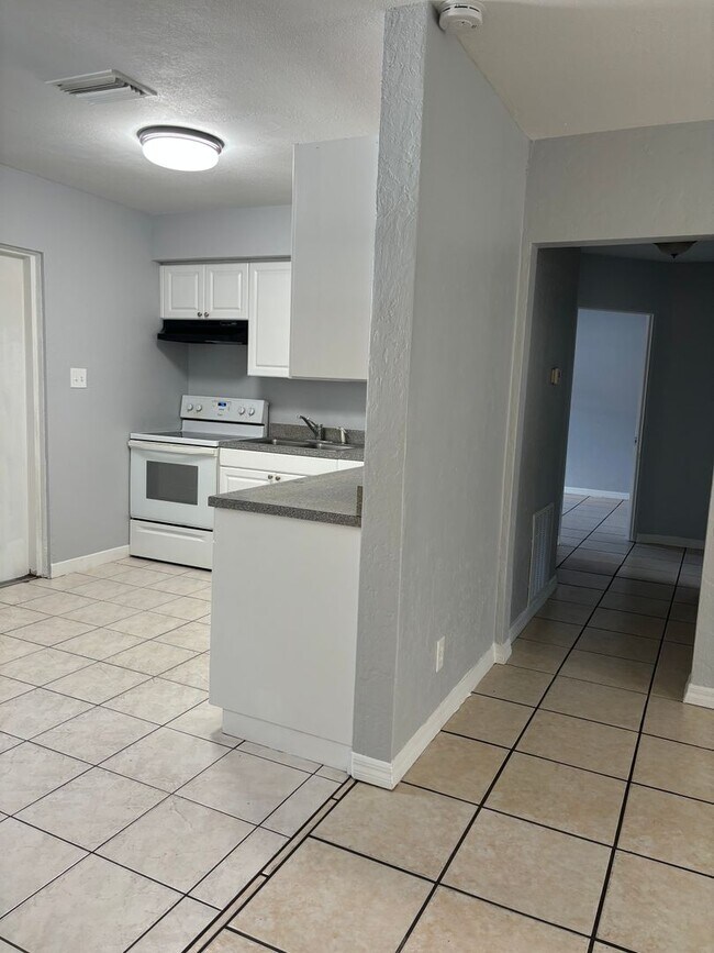 Foto del edificio - Charming 3/1 Home in Historic Kenwood, Dow...