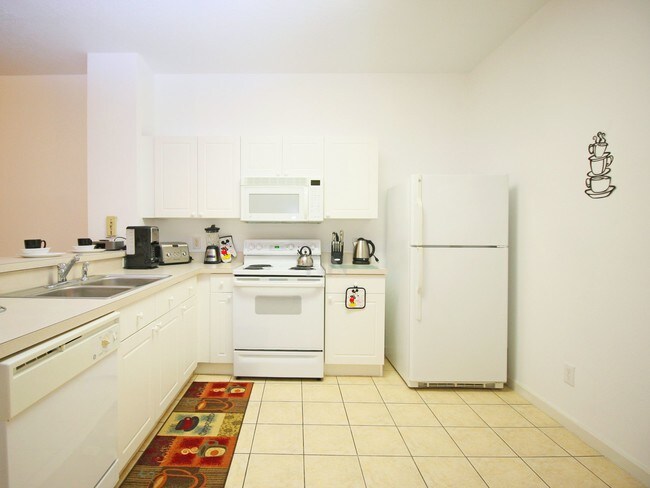 Building Photo - 2383 Silver Palm Dr