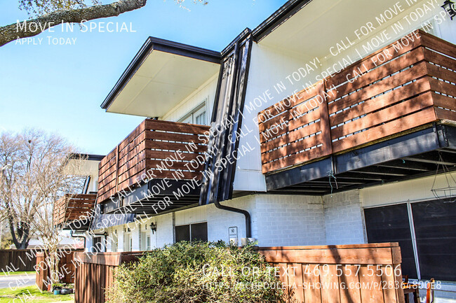 Foto del edificio - Atrium Gardens at Pioneer Parkway Apartmen...